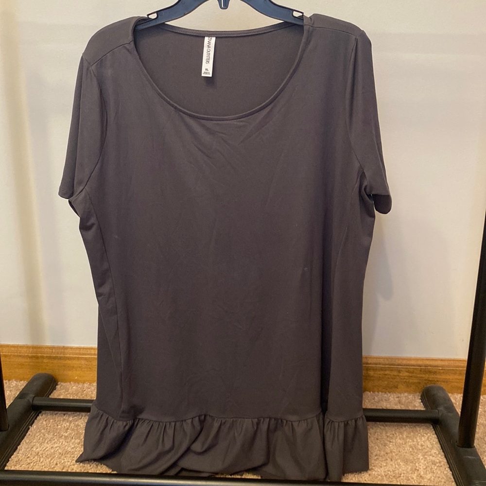 Zenana charcoal gray top